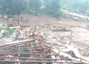 Duka dari Bandung Barat: Longsor Terjang Pasir Kuning Cisarua, Puluhan Rumah Tertimbun dan Tim SAR Terus Cari Korban